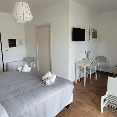 Uliwood 4* Caltanissetta